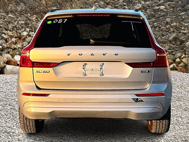 2022 Volvo XC60 B5 Momentum