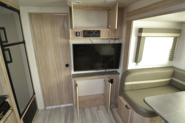 2022 Winnebago Minnie 2201MB