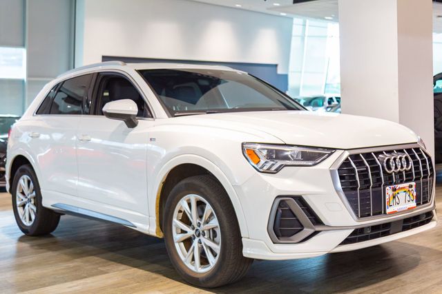 2023 Audi Q3 S line Premium 45 TFSI quattro 