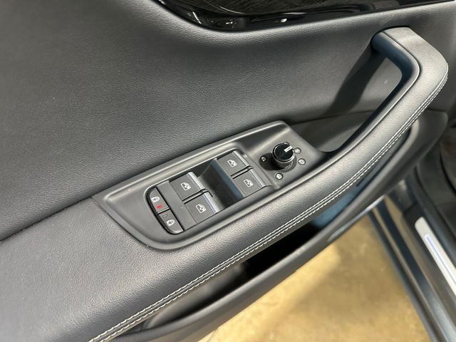 2023 Audi Q8 quattro Premium Plus 55 TFSI