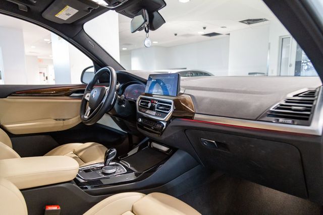 2023 BMW X3 sDrive30i Panoramic moonroof Convenience Package