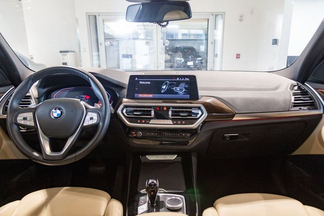 2023 BMW X3 sDrive30i Panoramic moonroof Convenience Package