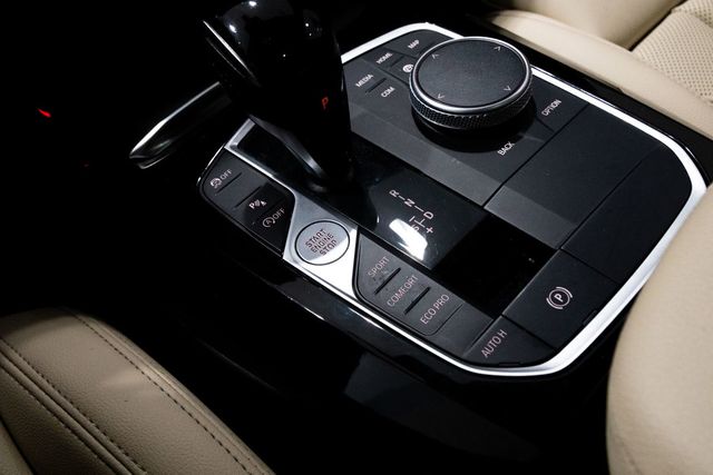 2023 BMW X3 sDrive30i Panoramic moonroof Convenience Package