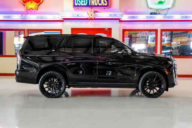 2023 Cadillac Escalade Sport