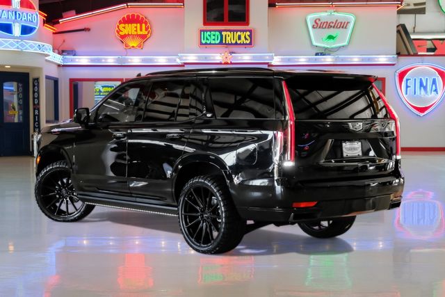 2023 Cadillac Escalade Sport