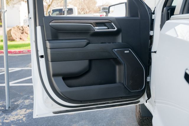 2023 Chevrolet Silverado 1500 LT Trail Boss Z71 4X4 / 1 TX OWNER CLEAN CARFAX | Dallas, TX | Rocky Mountain Truck Stop Dallas