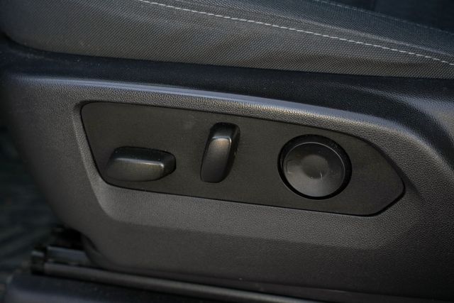 2023 Chevrolet Silverado 1500 LT Trail Boss Z71 4X4 / 1 TX OWNER CLEAN CARFAX | Dallas, TX | Rocky Mountain Truck Stop Dallas