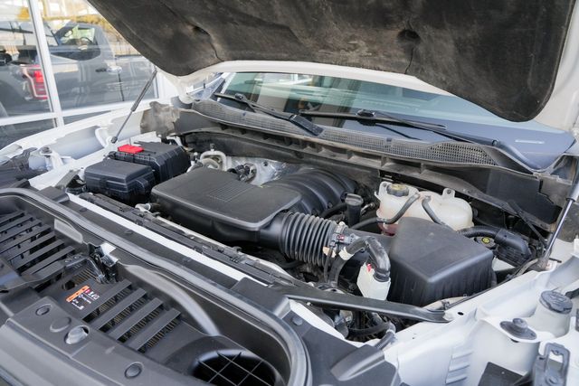 2023 Chevrolet Silverado 1500 LT Trail Boss Z71 4X4 / 1 TX OWNER CLEAN CARFAX | Dallas, TX | Rocky Mountain Truck Stop Dallas