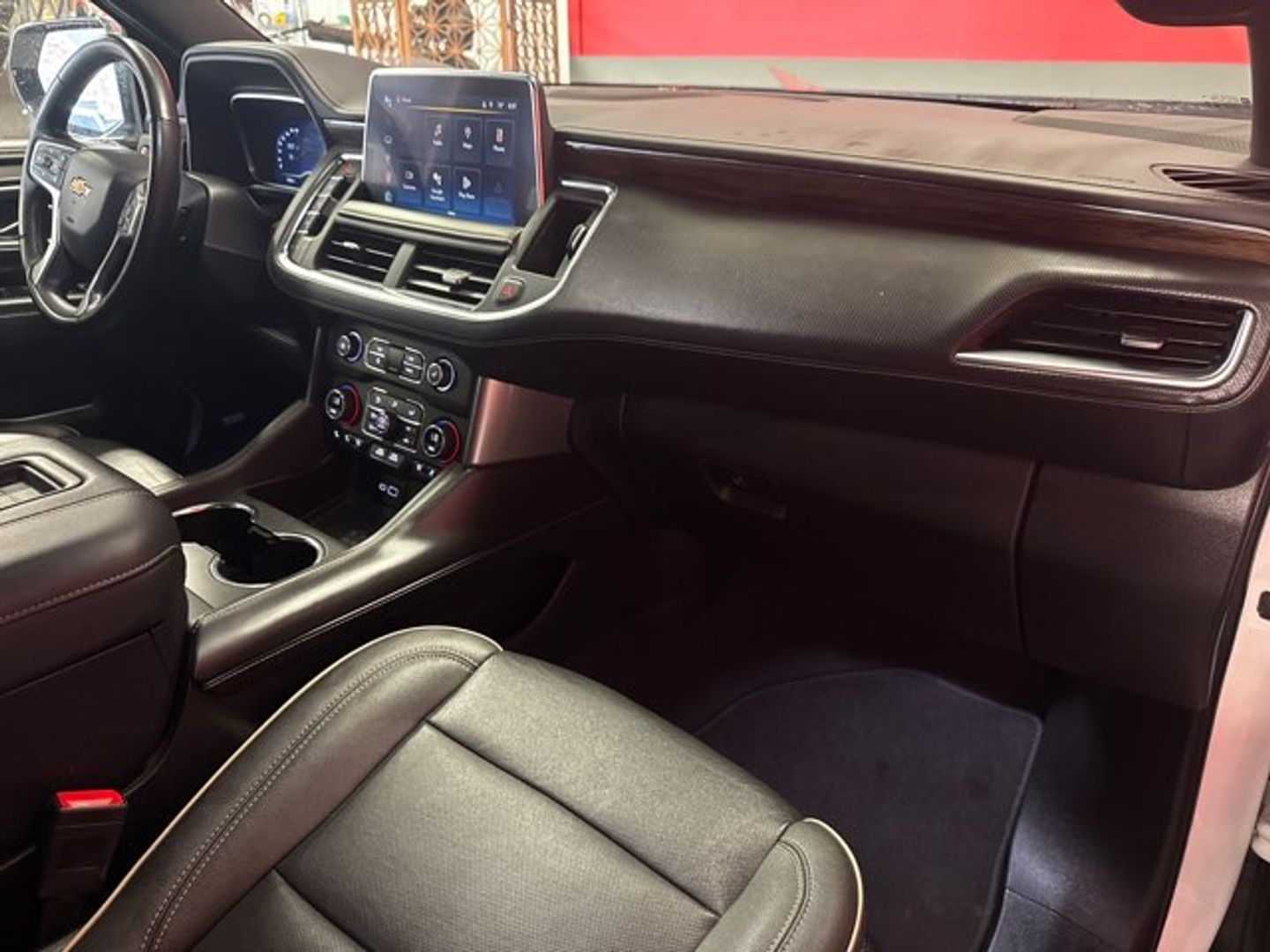 2023 Chevrolet Suburban Premier [GAZ] Summit White at Mossy Motors