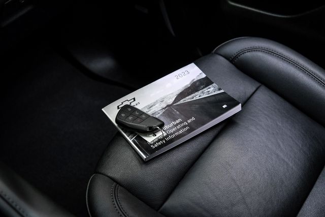 2023 Chevrolet Tahoe Z71 4X4 LIFTED,HTD LTH,TIS 22 WHLS, ONLY 35K MILES | Carrollton, TX | Texas Vehicle Exchange