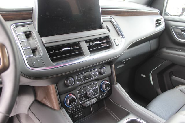 2023 Chevrolet Tahoe High Country Deluxe | Granite City, Illinois | MasterCars Company Inc. 2023 Chevrolet Tahoe High Country Deluxe | Granite City, Illinois | MasterCars Company Inc.