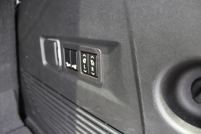 2023 Chevrolet Tahoe High Country Deluxe | Granite City, Illinois | MasterCars Company Inc. 2023 Chevrolet Tahoe High Country Deluxe | Granite City, Illinois | MasterCars Company Inc.