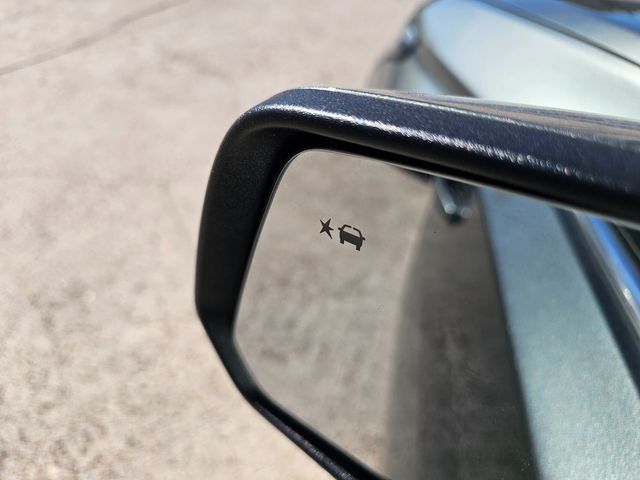 2023 Chevrolet Traverse LT Cloth | Brownsville TX | English Motors 2023 Chevrolet Traverse LT Cloth | Brownsville TX | English Motors