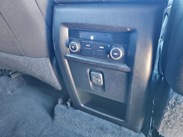 2023 Chevrolet Traverse LT Cloth | Brownsville TX | English Motors 2023 Chevrolet Traverse LT Cloth | Brownsville TX | English Motors