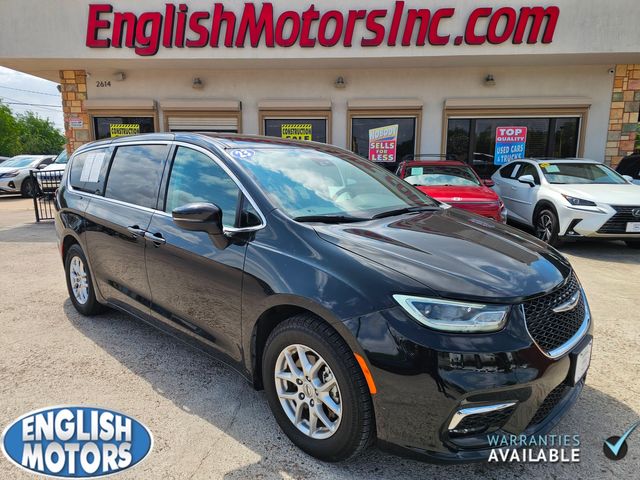2023 Chrysler Pacifica Touring L | Brownsville TX | English Motors in Brownsville, TX 78521