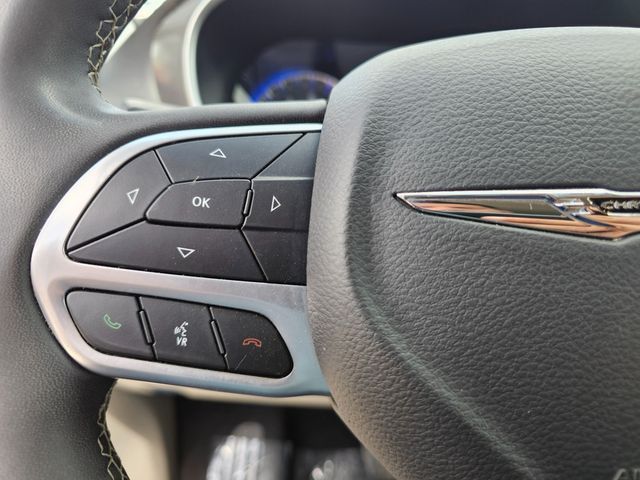 2023 Chrysler Pacifica Touring L | Brownsville TX | English Motors 2023 Chrysler Pacifica Touring L | Brownsville TX | English Motors