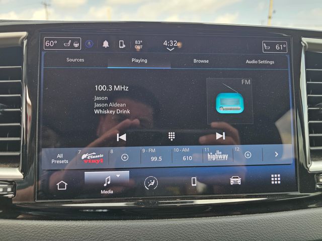 2023 Chrysler Pacifica Touring L | Brownsville TX | English Motors