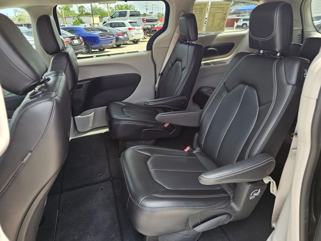 2023 Chrysler Pacifica Touring L | Brownsville TX | English Motors 2023 Chrysler Pacifica Touring L | Brownsville TX | English Motors