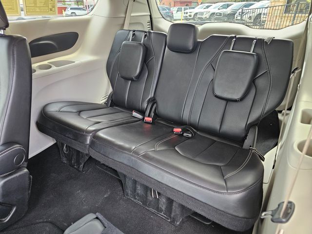 2023 Chrysler Pacifica Touring L | Brownsville TX | English Motors 2023 Chrysler Pacifica Touring L | Brownsville TX | English Motors