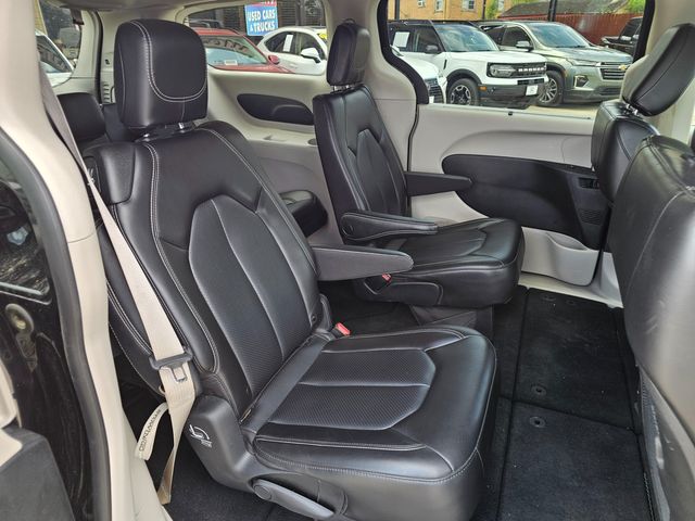 2023 Chrysler Pacifica Touring L | Brownsville TX | English Motors 2023 Chrysler Pacifica Touring L | Brownsville TX | English Motors