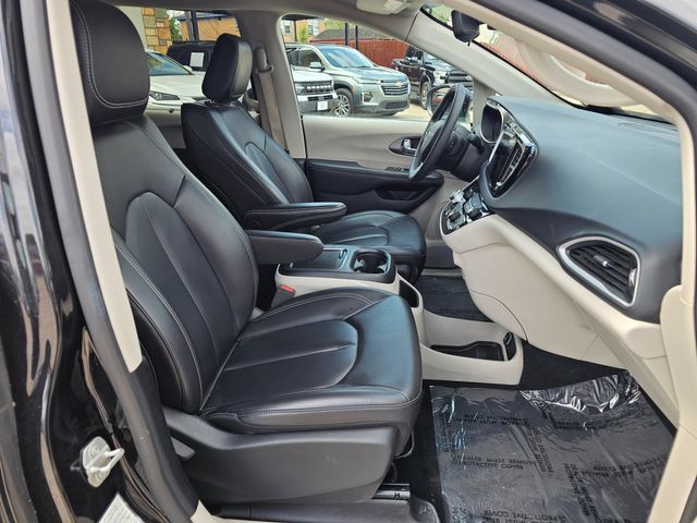 2023 Chrysler Pacifica Touring L | Brownsville TX | English Motors 2023 Chrysler Pacifica Touring L | Brownsville TX | English Motors