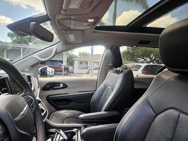 2023 Chrysler Pacifica Limited Wheelchair Van Handicap Ramp Van