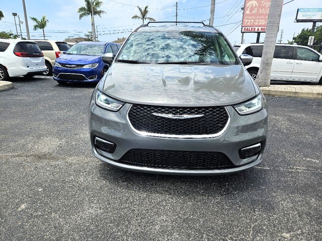2023 Chrysler Pacifica Limited Wheelchair Van Handicap Ramp Van