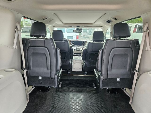 2023 Chrysler Pacifica Limited Wheelchair Van Handicap Ramp Van