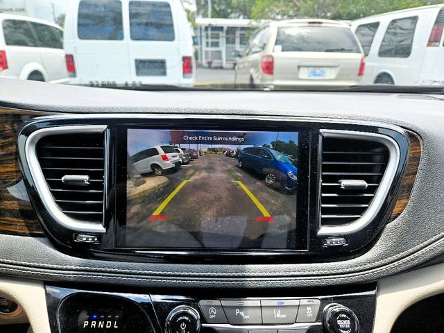 2023 Chrysler Pacifica Limited Wheelchair Van Handicap Ramp Van