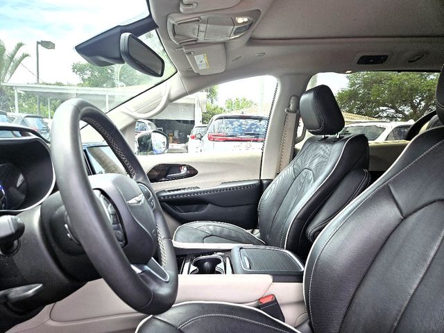 2023 Chrysler Pacifica Limited Wheelchair Van Handicap Ramp Van