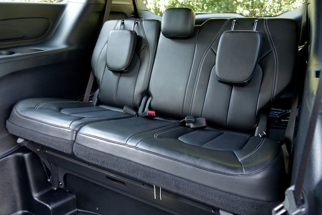 2023 Chrysler Pacifica BraunAbility Wheelchair Accessible * Touring L 