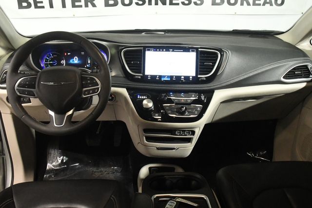 2023 Chrysler Pacifica Plug-In Hybrid Touring L | Branford, CT | Sound Auto Wholesalers 2023 Chrysler Pacifica Plug-In Hybrid Touring L | Branford, CT | Sound Auto Wholesalers