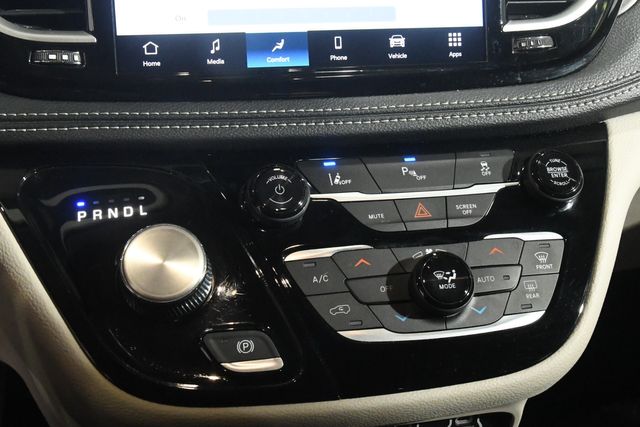 2023 Chrysler Pacifica Plug-In Hybrid Touring L | Branford, CT | Sound Auto Wholesalers 2023 Chrysler Pacifica Plug-In Hybrid Touring L | Branford, CT | Sound Auto Wholesalers