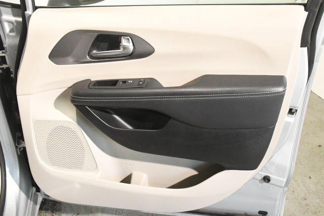 2023 Chrysler Pacifica Plug-In Hybrid Touring L | Branford, CT | Sound Auto Wholesalers
