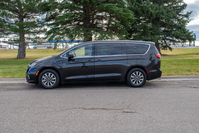 2023 Chrysler Pacifica Plug-In Hybrid Touring L | Great Falls, Montana | Bleskin Motor Company 2023 Chrysler Pacifica Plug-In Hybrid Touring L | Great Falls, Montana | Bleskin Motor Company