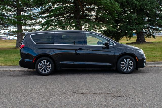 2023 Chrysler Pacifica Plug-In Hybrid Touring L | Great Falls, Montana | Bleskin Motor Company 2023 Chrysler Pacifica Plug-In Hybrid Touring L | Great Falls, Montana | Bleskin Motor Company