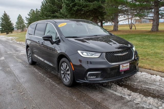 2023 Chrysler Pacifica Plug-In Hybrid Touring L | Great Falls, Montana | Bleskin Motor Company 2023 Chrysler Pacifica Plug-In Hybrid Touring L | Great Falls, Montana | Bleskin Motor Company