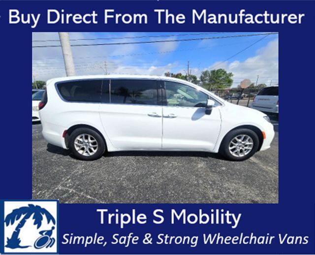 2023 Chrysler Pacifica Touring L Wheelchair Van Handicap Ramp Van  | Pinellas Park, Florida | Triple S Mobility, Inc