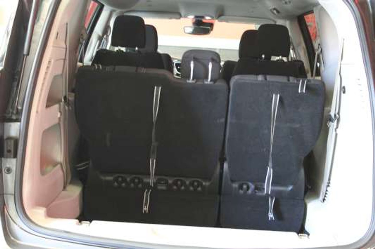 2023 Chrysler Voyager LX - 6