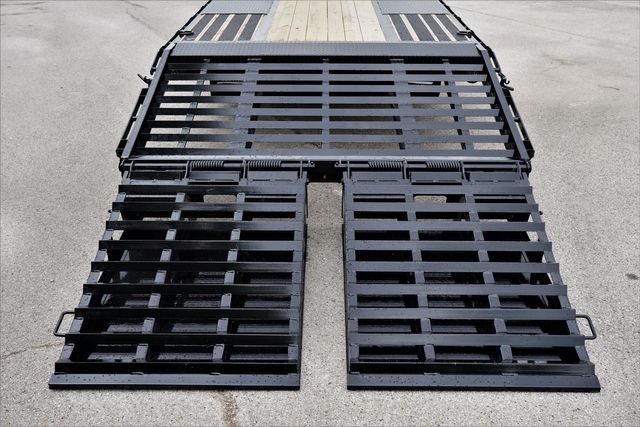 2023 Diamond C SALE 35' FMAX 212 GOOSENECK PACESETTER EDITION TRAILER W/ MAX RAMPS - $29,282 | Henderson , CO | Complete Trailers of Colorado 2023 Diamond C SALE 35' FMAX 212 GOOSENECK PACESETTER EDITION TRAILER W/ MAX RAMPS - $29,282 | Henderson , CO | Complete Trailers of Colorado