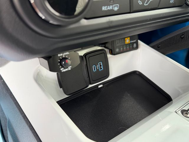 2023 Ford Bronco BAYSHORE RETRO CACTUS WHITE LEATHER LIFTED LOADED | Plant City, FL | psv5 DEMO - Bayshore Automotive