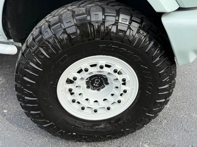 2023 Ford Bronco BAYSHORE RETRO CACTUS WHITE LEATHER LIFTED LOADED | Plant City, FL | psv5 DEMO - Bayshore Automotive