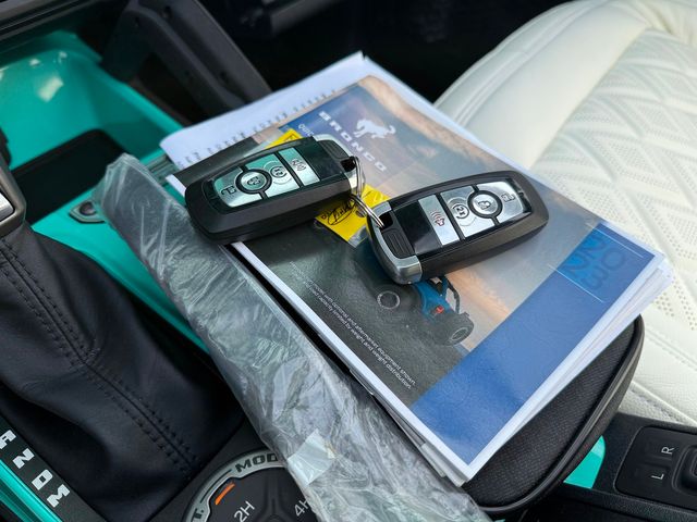 2023 Ford Bronco BAYSHORE SEAFOAM RETRO 2-TONE LEAATHER LIFTED | Plant City, FL | psv5 DEMO - Bayshore Automotive 2023 Ford Bronco BAYSHORE SEAFOAM RETRO 2-TONE LEAATHER LIFTED | Plant City, FL | psv5 DEMO - Bayshore Automotive