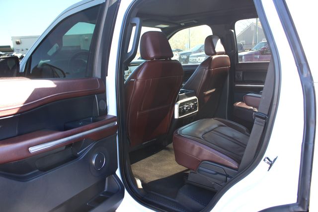 2023 Ford Expedition Limited AWD | Granite City, Illinois | MasterCars Company Inc. 2023 Ford Expedition Limited AWD | Granite City, Illinois | MasterCars Company Inc.