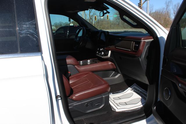 2023 Ford Expedition Limited AWD | Granite City, Illinois | MasterCars Company Inc. 2023 Ford Expedition Limited AWD | Granite City, Illinois | MasterCars Company Inc.