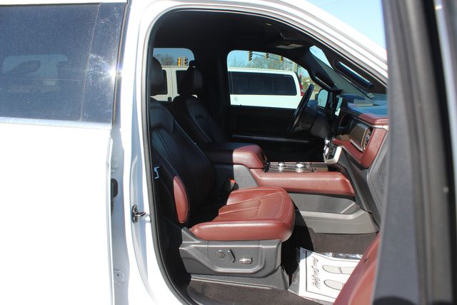 2023 Ford Expedition Limited AWD | Granite City, Illinois | MasterCars Company Inc. 2023 Ford Expedition Limited AWD | Granite City, Illinois | MasterCars Company Inc.