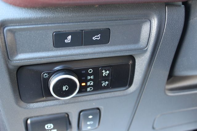 2023 Ford Expedition Limited AWD | Granite City, Illinois | MasterCars Company Inc. 2023 Ford Expedition Limited AWD | Granite City, Illinois | MasterCars Company Inc.