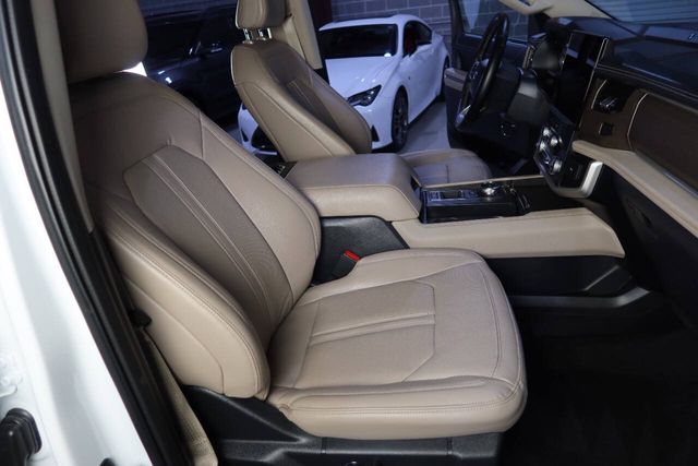 2023 Ford Expedition MAX Limited 4x2 4dr SUV