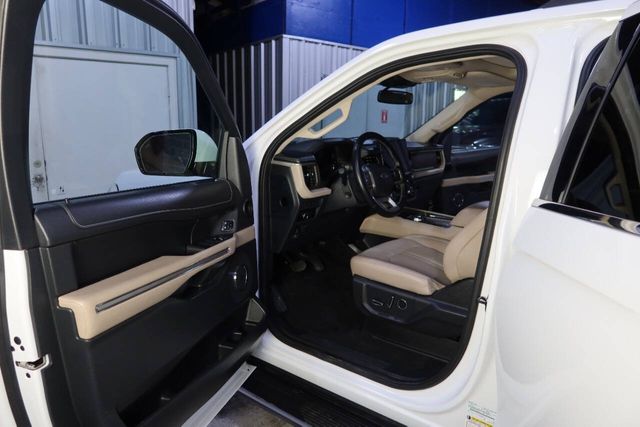 2023 Ford Expedition MAX Limited 4x2 4dr SUV
