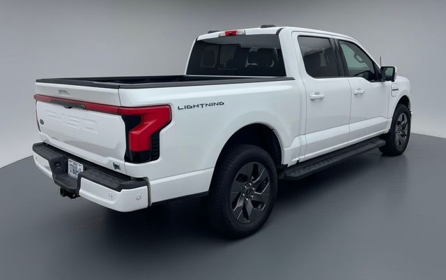 2023 Ford F-150 Lightning Lariat